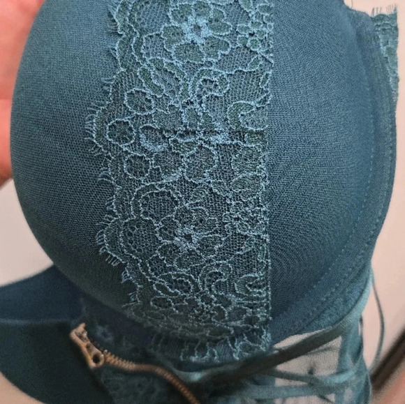 COPY - La SENZA Teal Lace Trim Bra - Picture 2 of 4